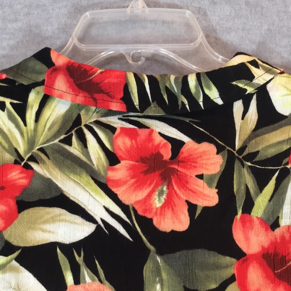 OUTFIT WOMAN Cruise Tropical Vacation Beachy Poolside Button Up Floral Blouse - Picture 4 of 14